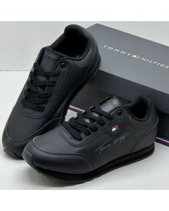 T H Sneakers All Black