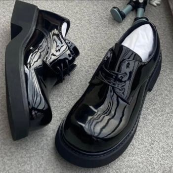 Balenciaga Luxury Wet-look Black